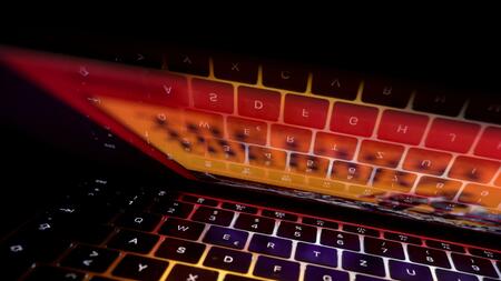 https://i0.web.de/image/112/41825112,pd=1,f=responsive169-w450/tastatur-laptops-spiegelt-display.jpg