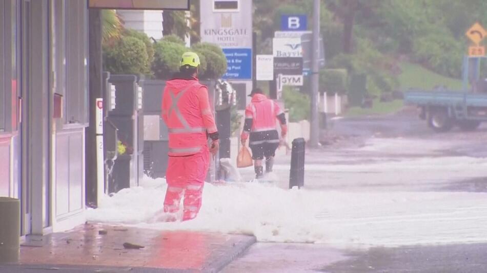 Sturm „Tam“ trifft Nordinsel Neuseelands: Stromausfälle und Verkehrschaos