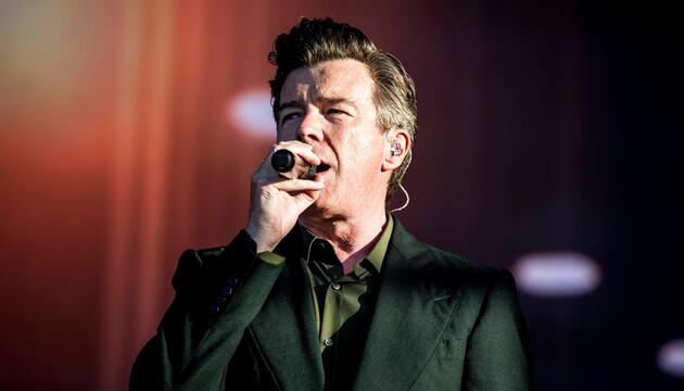 Rick Astley ist seit Jahrzehnten im Musikgeschäft aktiv.
