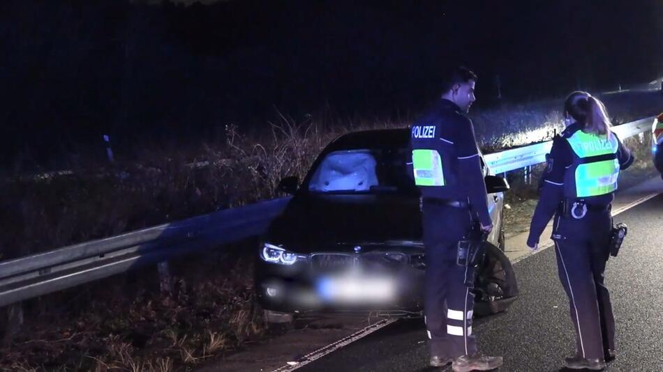 Glätte in ganz Deutschland: Autofahrer müssen aufpasen