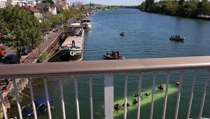 Bus stürzt bei Paris in Seine – Fahrschülerin am Steuer