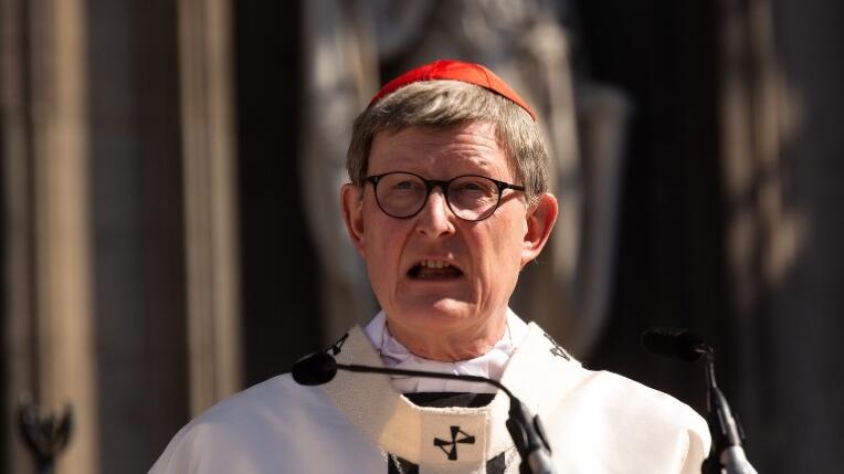 Kardinal Rainer Maria Woelki hält eine Rede in Köln.