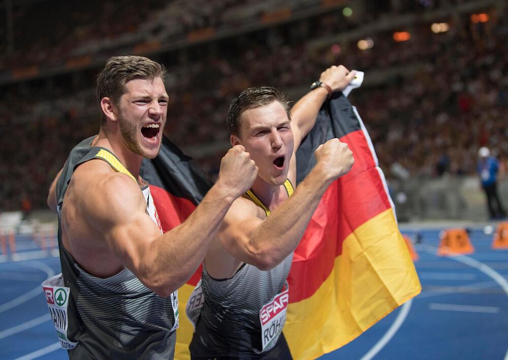 Andreas Hofmann und Thomas Röhler feiern den Doppelsieg bei der EM 2018 in Berlin
