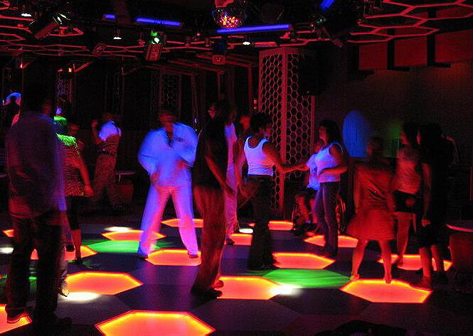 Erfolgreich flirten in der disco
