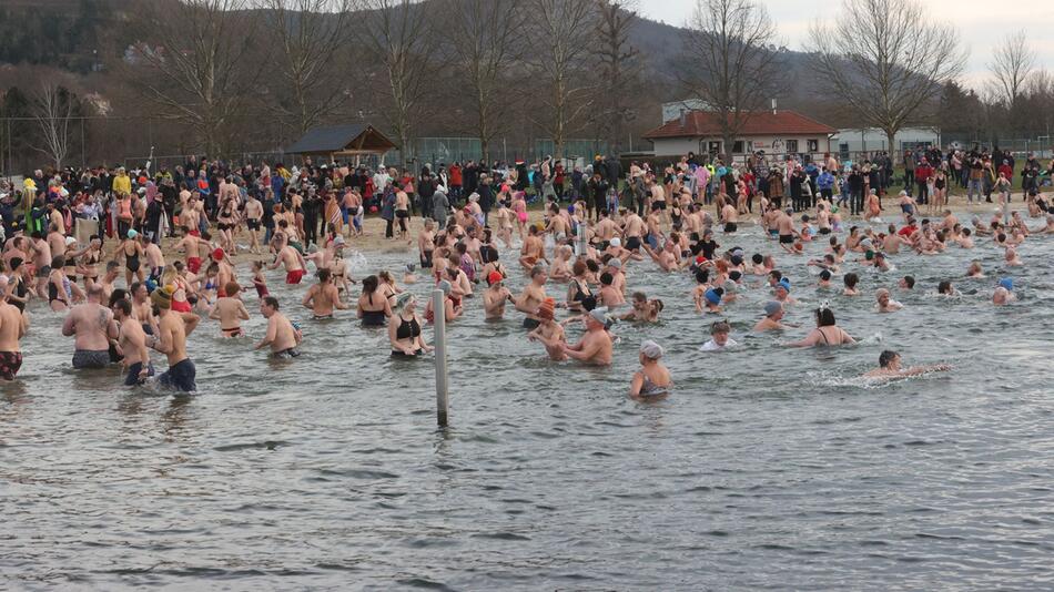 Neujahrsschwimmen in Thüringen