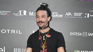 Ezra Miller auf dem roten Teppich des Filming Italy Sardegna Festivals.