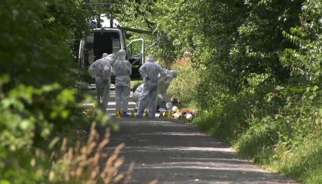 Frau und Kleinkind tot gefunden - Jugendlicher stellt sich