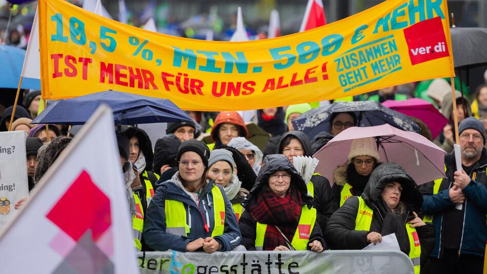 Streikende im öffentlichen Dienst