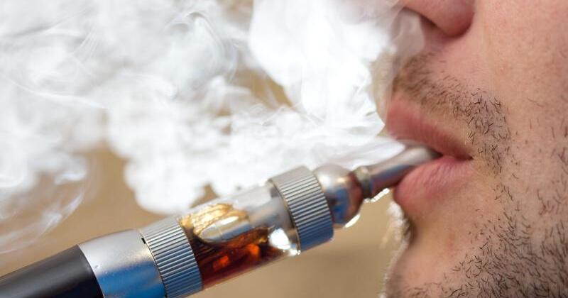 elfbar elfa master akku E-Zigaretten, Vapes und Dampfen in Thailand 2025: Was Du als Tourist  unbedingt wissen musst main image 1
