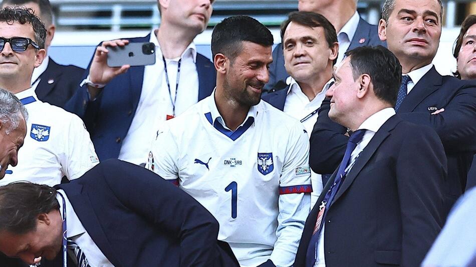 Novak Djokovic auf der Tribüne in München.