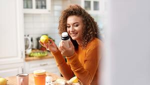 Kapsel, Pulver oder Brausetablette: Viele Menschen schlucken täglich Supplements.