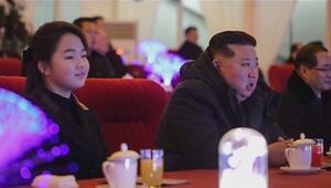 Mit Tochter zum Massenspektakel: Kim Jong Un feiert Silvester in Nordkorea