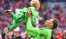 Manuel Neuer und sein Sohn: Die Familie des Torwarts wächst weiter.