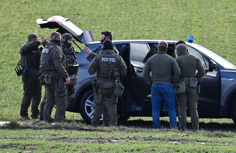 Zwangsräumung eskaliert- SEK im Einsatz