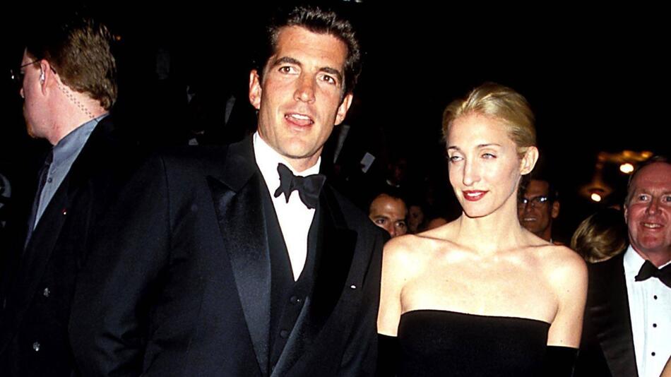 Glamour, Tragödie und eine Ikone: Erster Blick auf Ryan Murphys JFK Jr.-Serie "American Love Story"