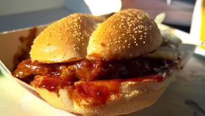 Bild eines schlonzigen McRibs. 