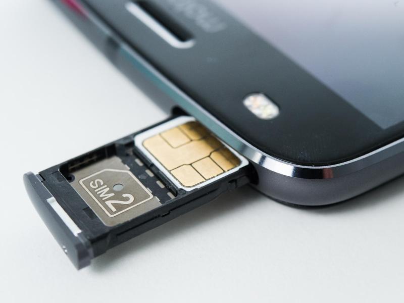 SIM-Karten-Slot an Smartphone