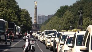 Korsos in mehreren Städten: Bundesweiter Taxi-Protest angelaufen