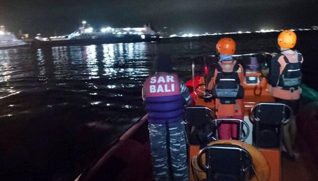 Fähre bei Bali gesunken