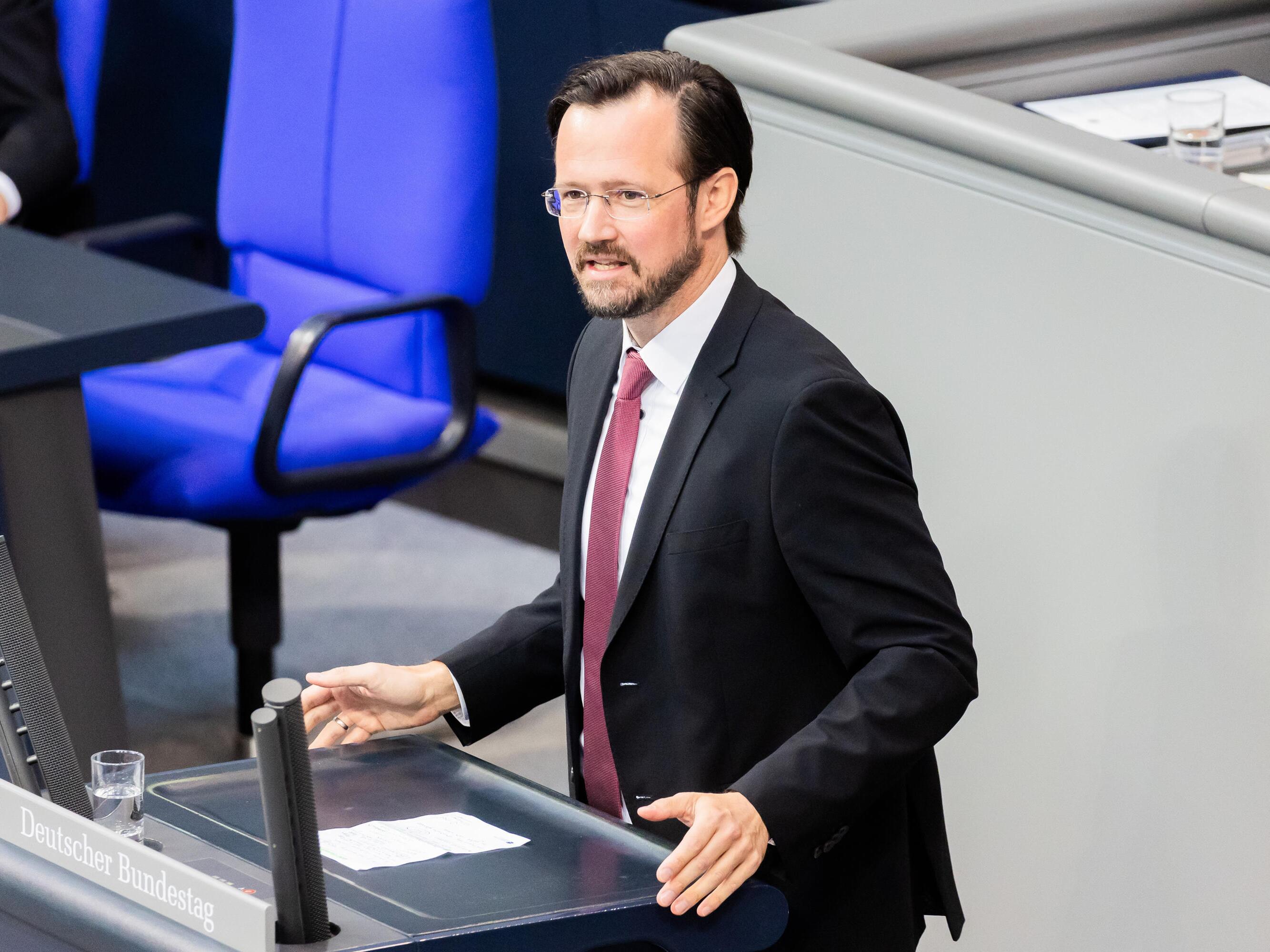 Dirk Wiese über Merz-Vorstoß zu Migration: "Mit aller Kraft  entgegenstellen" | WEB.DE