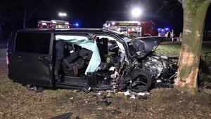 Auto fährt bei Dörpen gegen Baum – Beifahrerin in Lebensgefahr