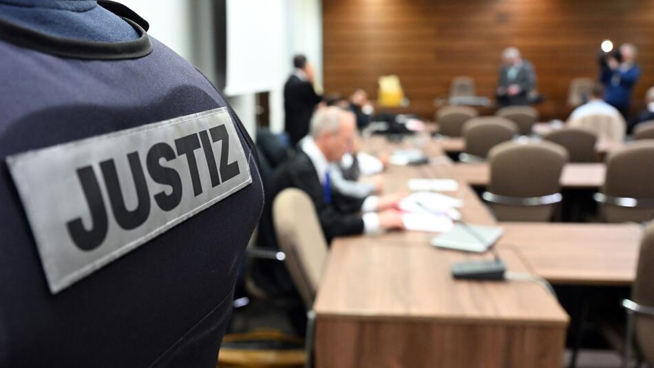 Kölner Polizisten wegen Körperverletzung im Amt vor Gericht