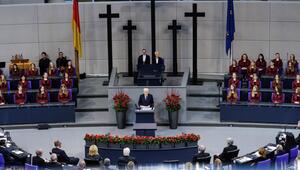 Gedenkveranstaltungen am Volkstrauertag in Berlin - Bundestag
