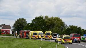 Auto schleudert in eine Schülergruppe in Vogelwaarde