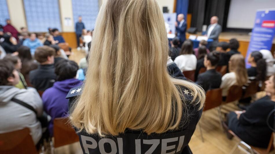 Auftakt "Cops im Dialog – Polizei und Schule im Austausch"