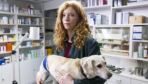 "Nord bei Nordwest: Wilde Hunde": Jule Christiansen (Marleen Lohse) mit einem tierischen Patienten.