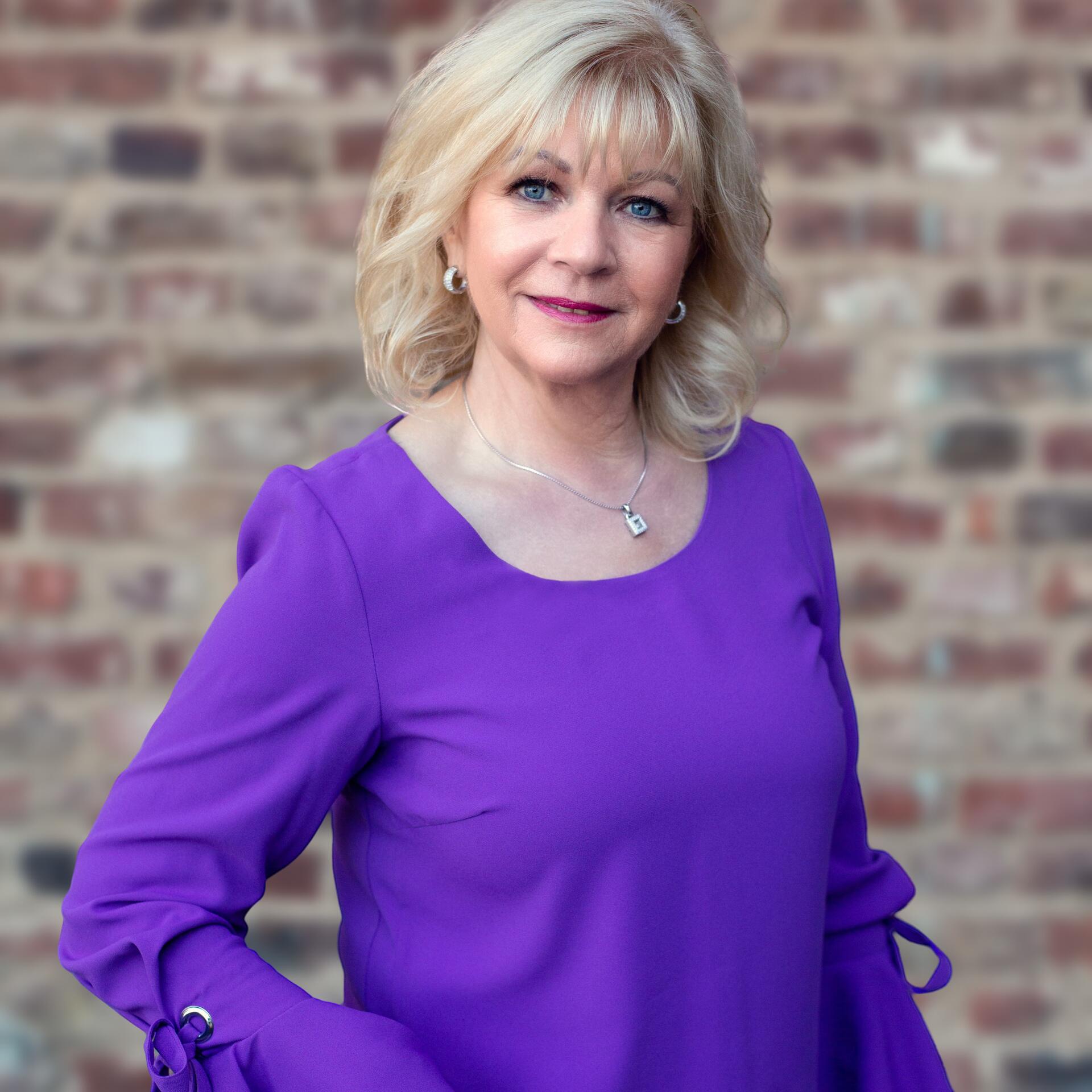 Elke Velten-Tönnies | Steckbrief, Bilder und News | WEB.DE