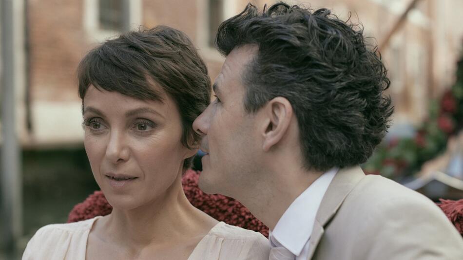 Julia Koschitz und Manuel Rubey im Psychothriller "Ewig Dein".