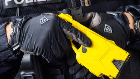 43-Jähriger droht mit Messer und wird mit Taser überwältigt