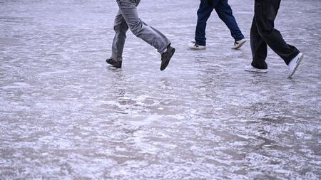 Jugendliche persönlich zufrieden - Aber düstere Weltsicht