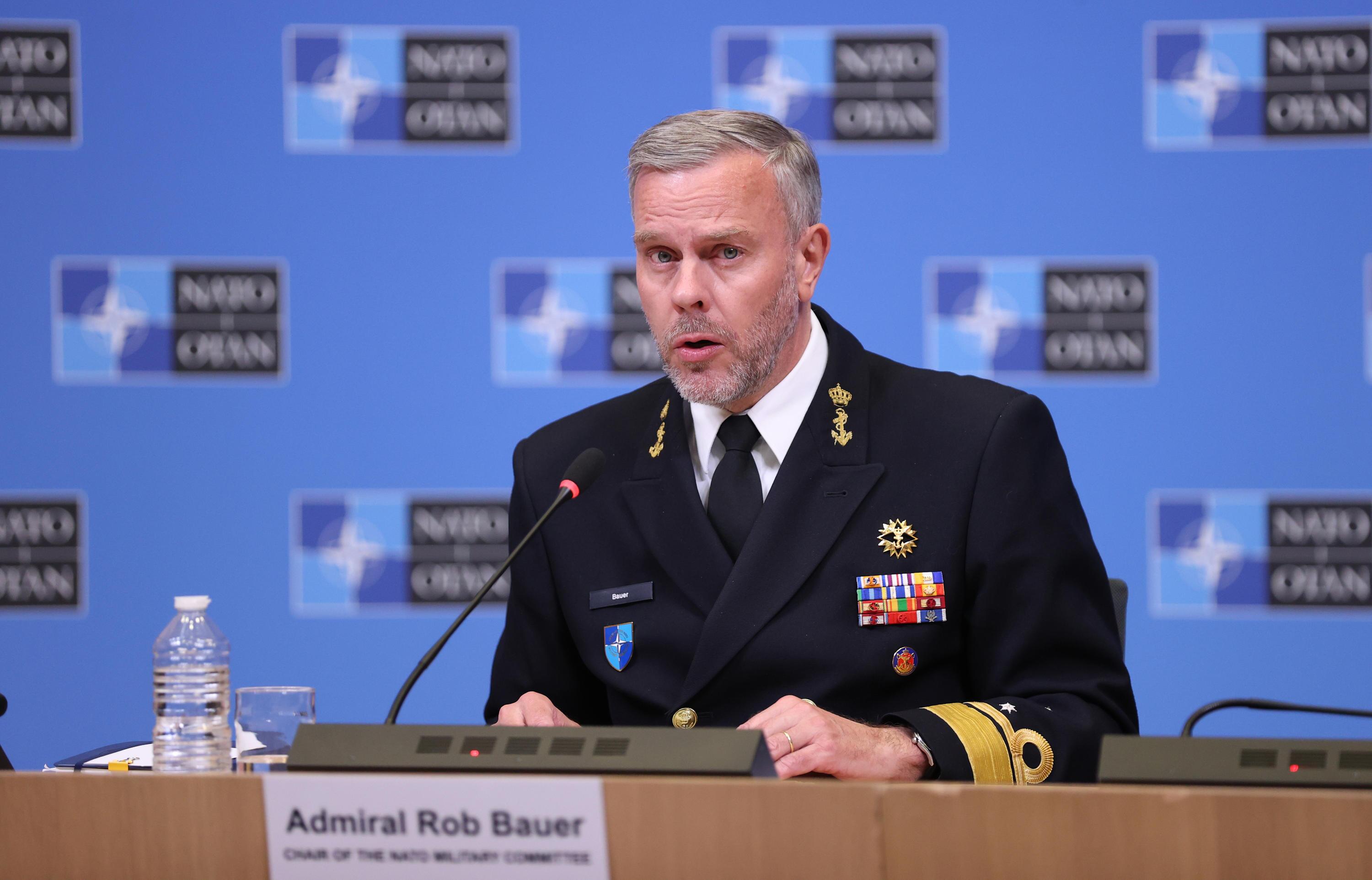Роб бауэр. Экс-глава комитета НАТО. Роб Бауэр НАТО рожи. Роб Бауэр Адмирал биография.