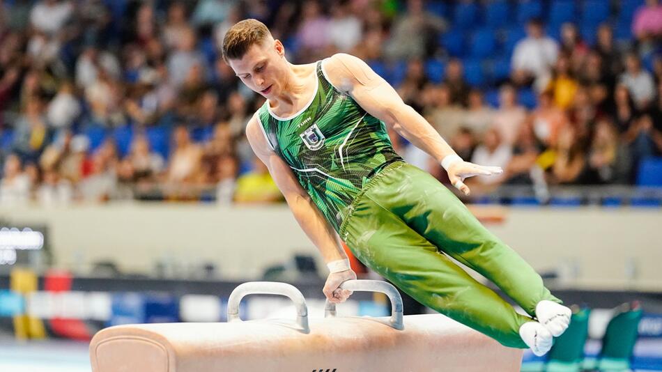 Lukas Dauser turnt am Seitpferd im Rahmen der Olympia-Qualifikation