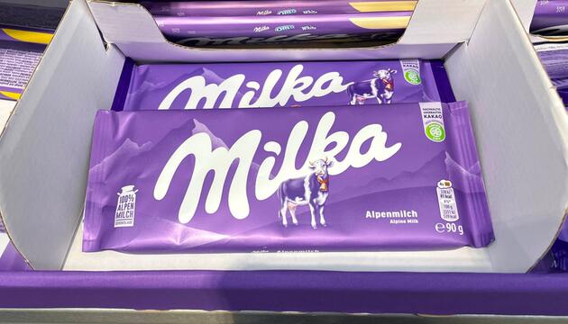 Der Milka-Hersteller Mondelez wollte keine Angaben machen und erhielt den "Bad Egg"-Negativpreis.