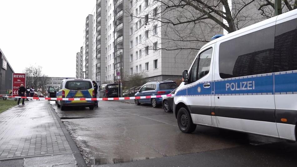 Verdacht auf Tötungsdelikt: Polizeieinsatz in Lichtenberg