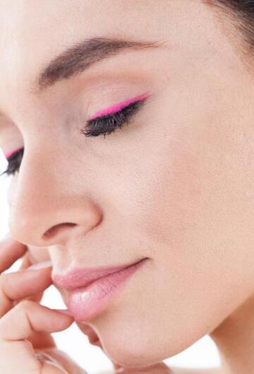 Eyeliner-Trendfarbe Pink