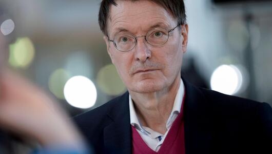 Karl Lauterbach, SPD, Gesundheitsexperte, Berlin, Deutscher Bundestag, Interview, Lobby