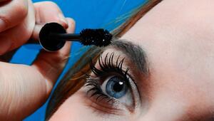 Wasserfeste Mascara entfernen