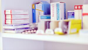 Medikamente lagern in einem Schrank