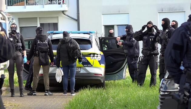 Großrazzia in Koblenz: Ermittler gehen gegen mutmaßliche Drogendealer vor