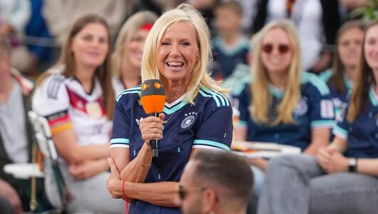 ZDF Fernsehgarten, Andrea Kiewel, TV