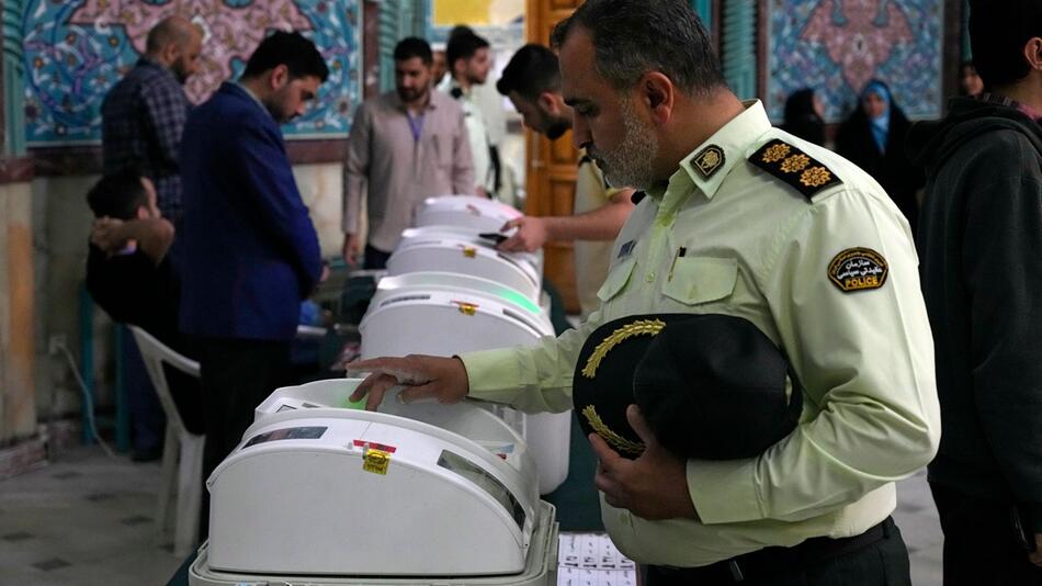 Stichwahlen im Iran um Parlamentssitze