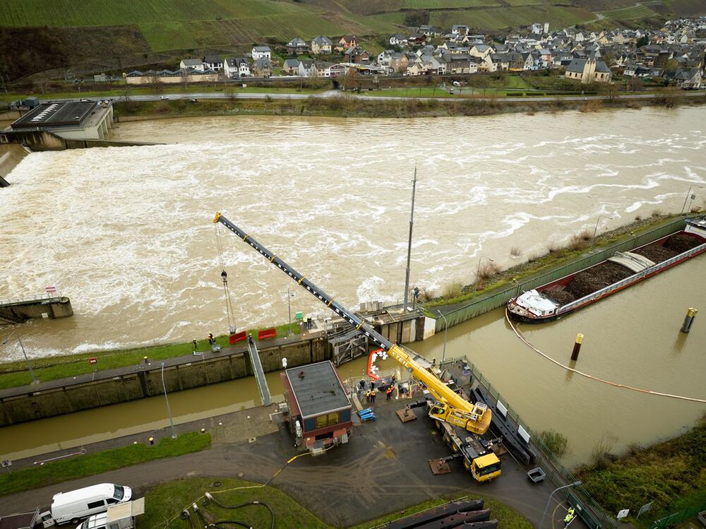 Lage nach dem Schleusen-Crash an der Mosel