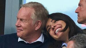 Johannes B. Kerner mit seiner Ehefrau Alina am Wochenende beim Fußball-Bundesligaspiel in Leipzig.