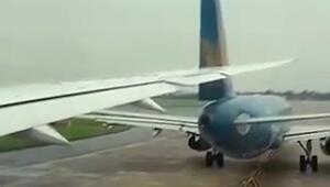 Tragfläche schneidet Heckflügel auseinander: Flugzeug-Crash an Flughafen in Vietnam