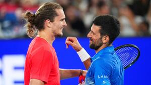 Alexander Zverev und Novak Djokovic