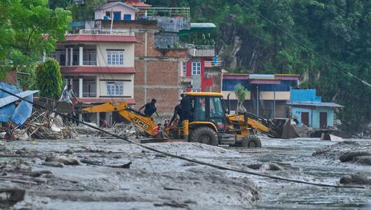 Sturzflut an Grenze zwischen China und Nepal